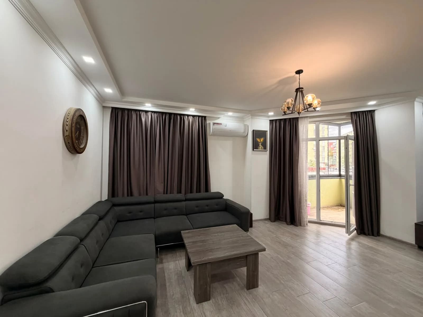 Квартира 2+1 в Батуми · Центр · 100 м² — Фото 1