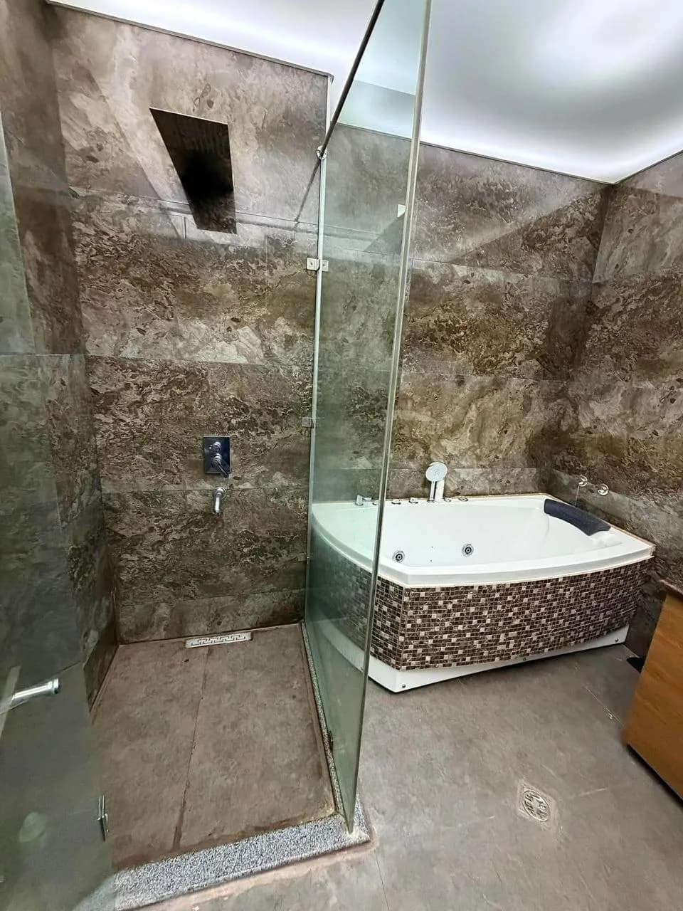 Квартира 1+1 в Батуми · 65 м² — Фото 5