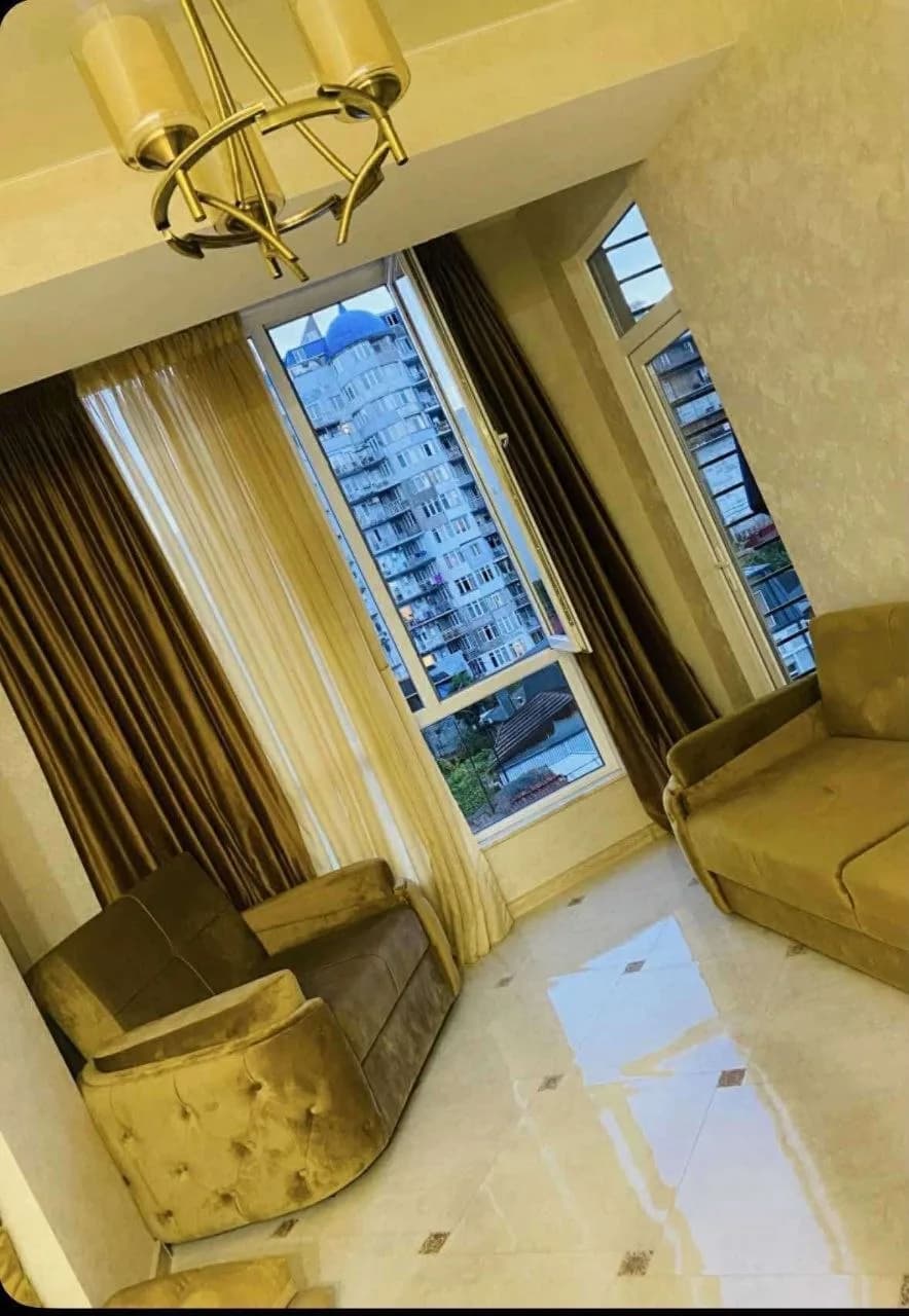Квартира 1+1 в Батуми · Центр · 50 м² — Фото 2