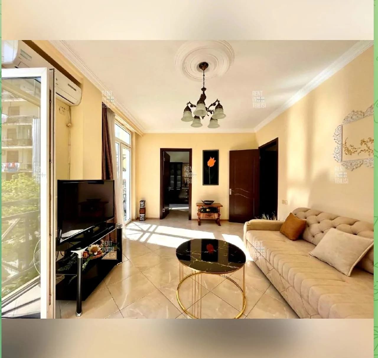 Квартира 1+1 в Батуми · Центр · 65 м² — Фото 1