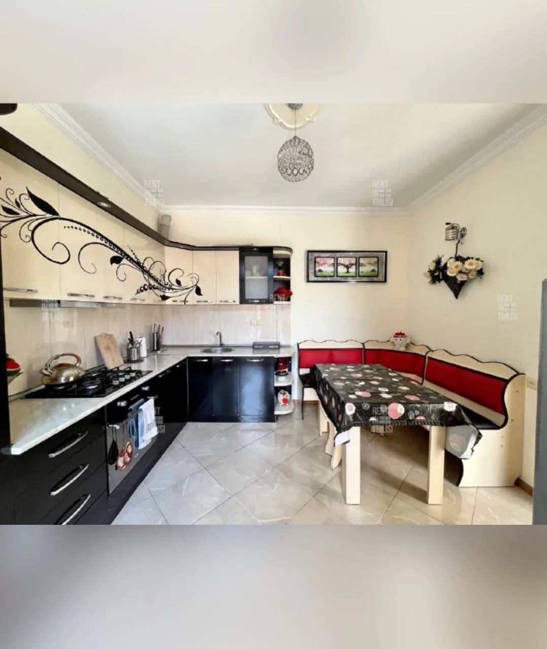 Квартира 1+1 в Батуми · Центр · 65 м² — Фото 2