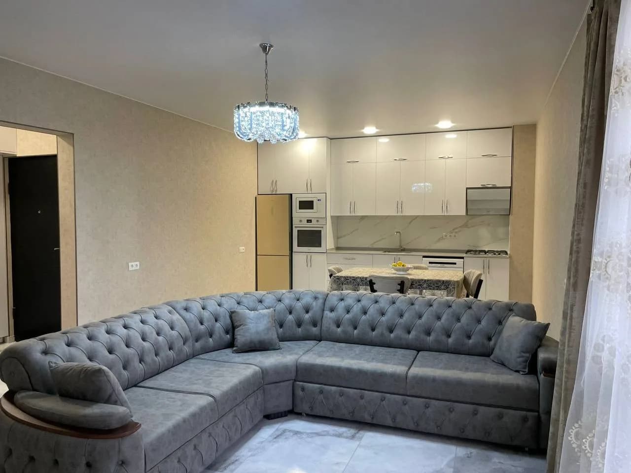 Квартира 2+1 в Батуми · Центр · 70 м² — Фото 1