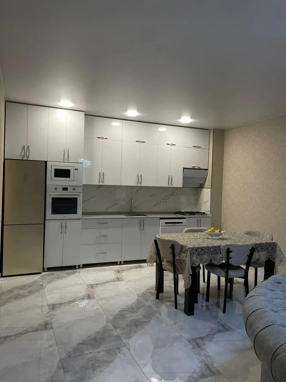 Квартира 2+1 в Батуми · Центр · 70 м² — Фото 2
