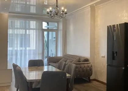 Квартира 2+1 в Батуми · Центр · 80 м²