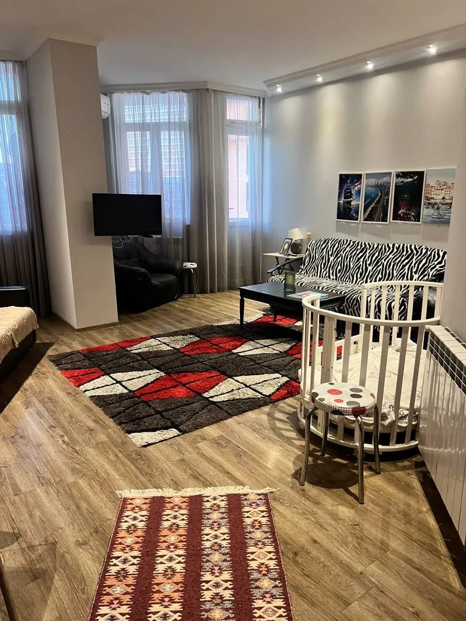 Квартира 1+1 в Батуми · Центр · 60 м² — Фото 1