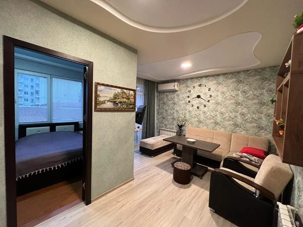 Квартира 1+1 в Батуми · Центр · 53 м² — Фото 1