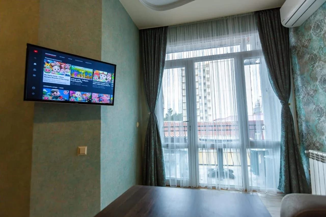 Квартира 1+1 в Батуми · Центр · 53 м² — Фото 2