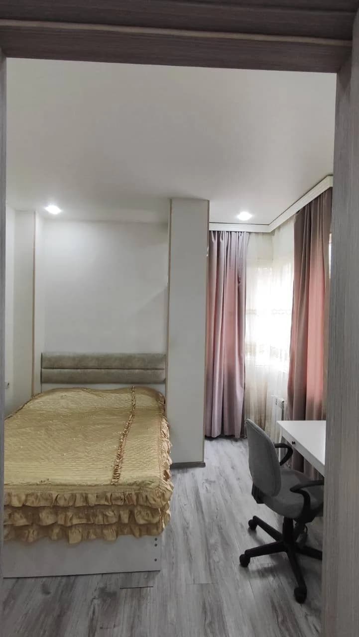 Квартира 1+1 в Батуми · Центр · 50 м² — Фото 1