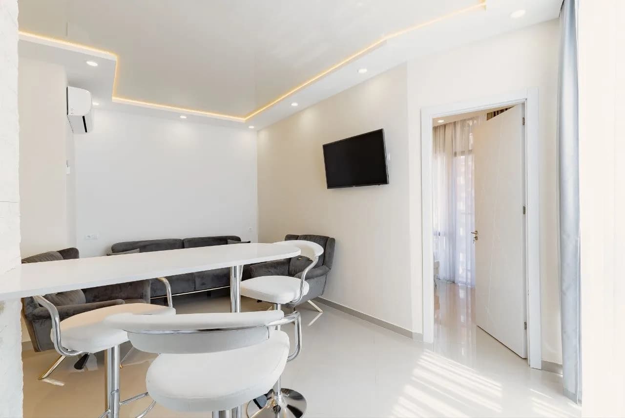 Квартира 1+1 в Батуми · 45 м² — Фото 3