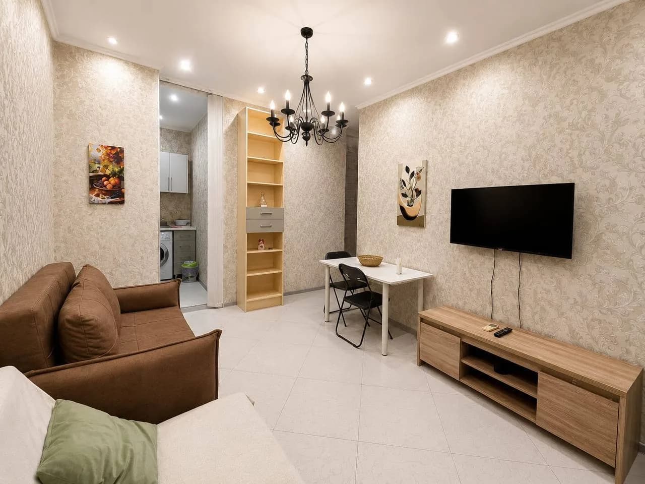 Квартира в Батуми · Центр · 55 м² — Фото 2