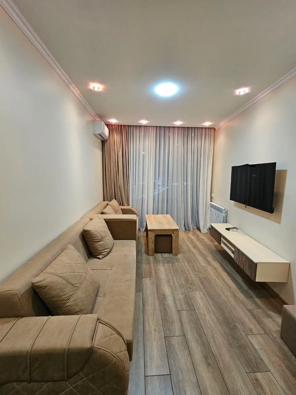 Квартира 1+1 в Батуми · Центр · 55 м² — Фото 1
