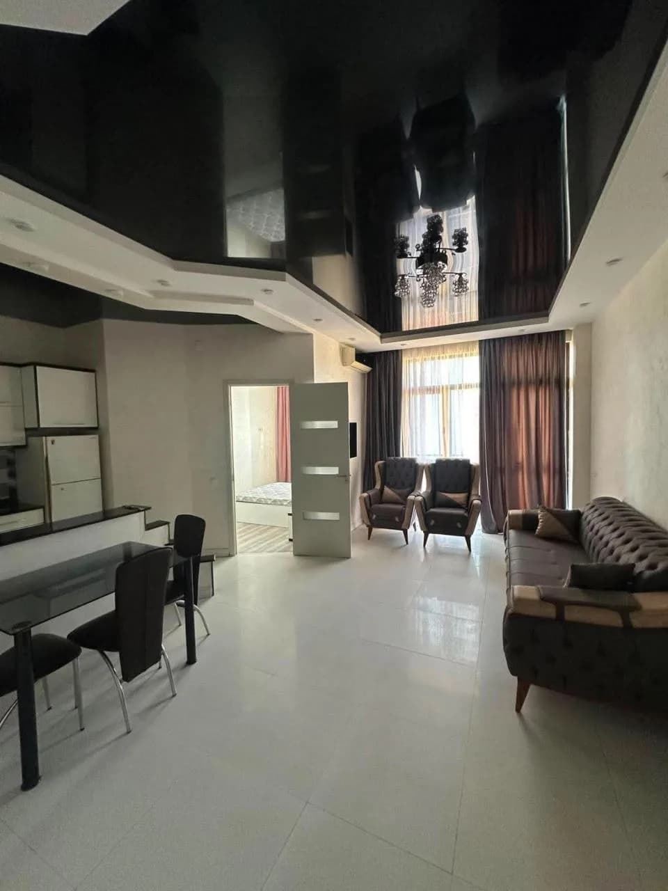 Квартира 1+1 в Батуми · Центр · 55 м² — Фото 1