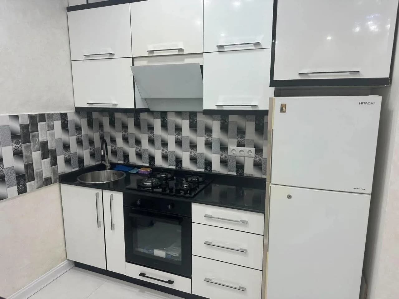 Квартира 1+1 в Батуми · Центр · 55 м² — Фото 4