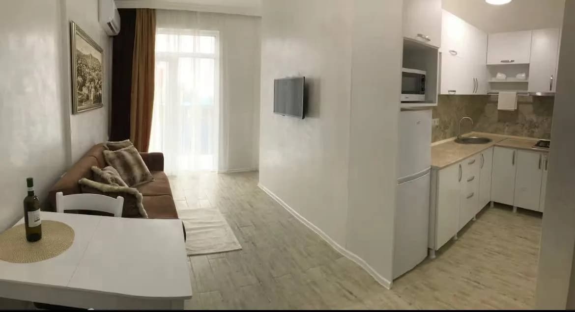 Квартира 1+1 в Батуми · Новый бульвар · 40 м² — Фото 1