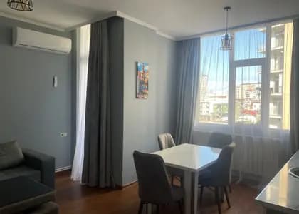 Квартира 2+1 в Батуми · Центр · 65 м²