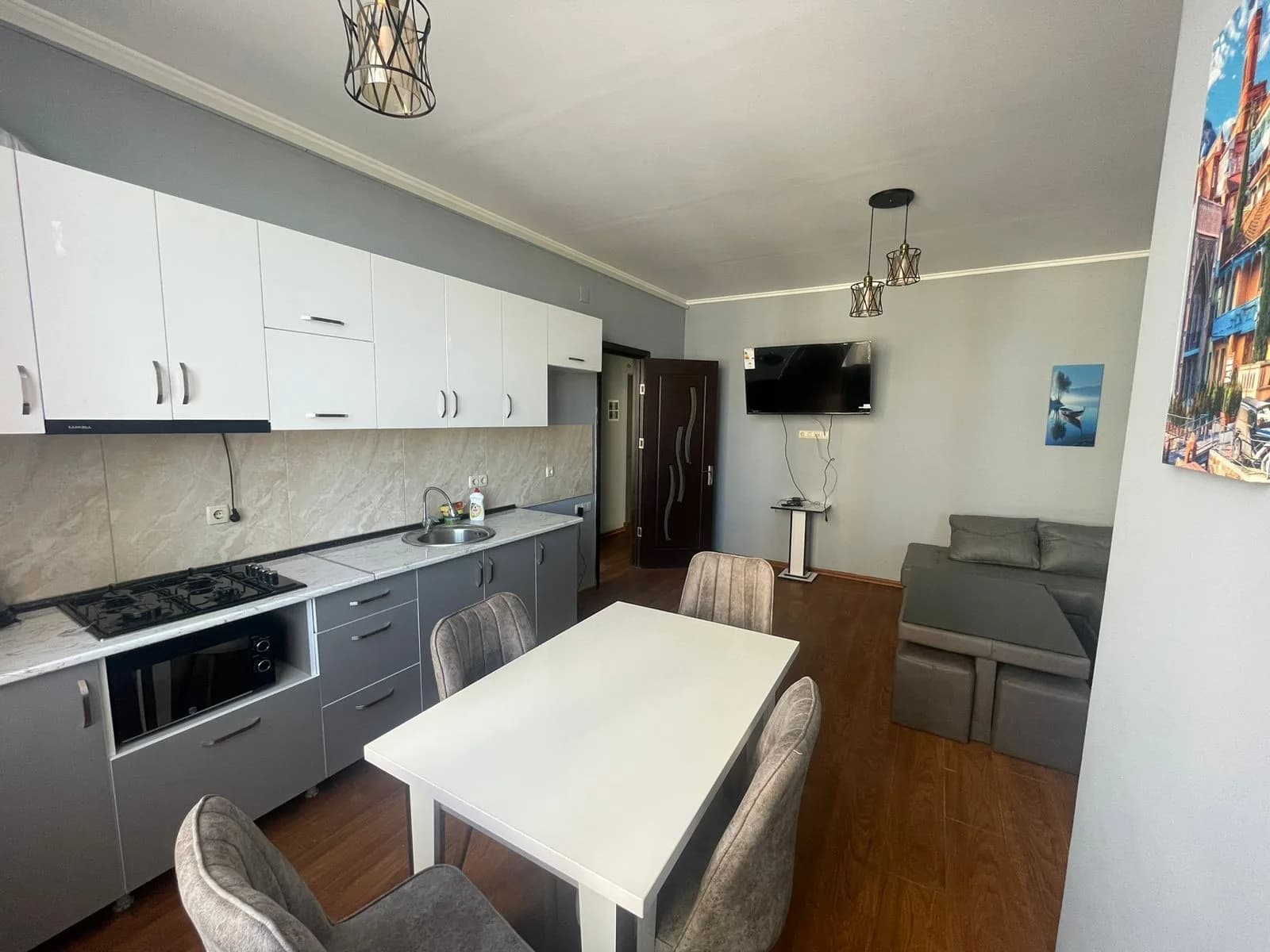 Квартира 2+1 в Батуми · Центр · 65 м² — Фото 3