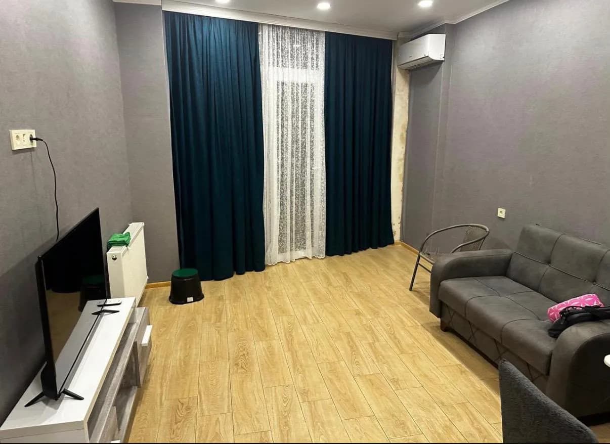 Квартира 1+1 в Батуми · Центр · 63 м² — Фото 2