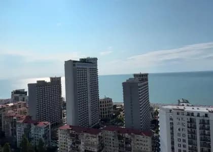 Квартира 1+1 в Батуми · Центр · 63 м²