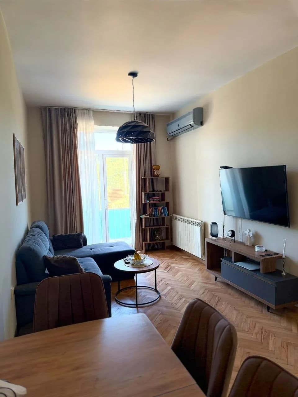 Квартира 1+1 в Батуми · Центр · 60 м² — Фото 1