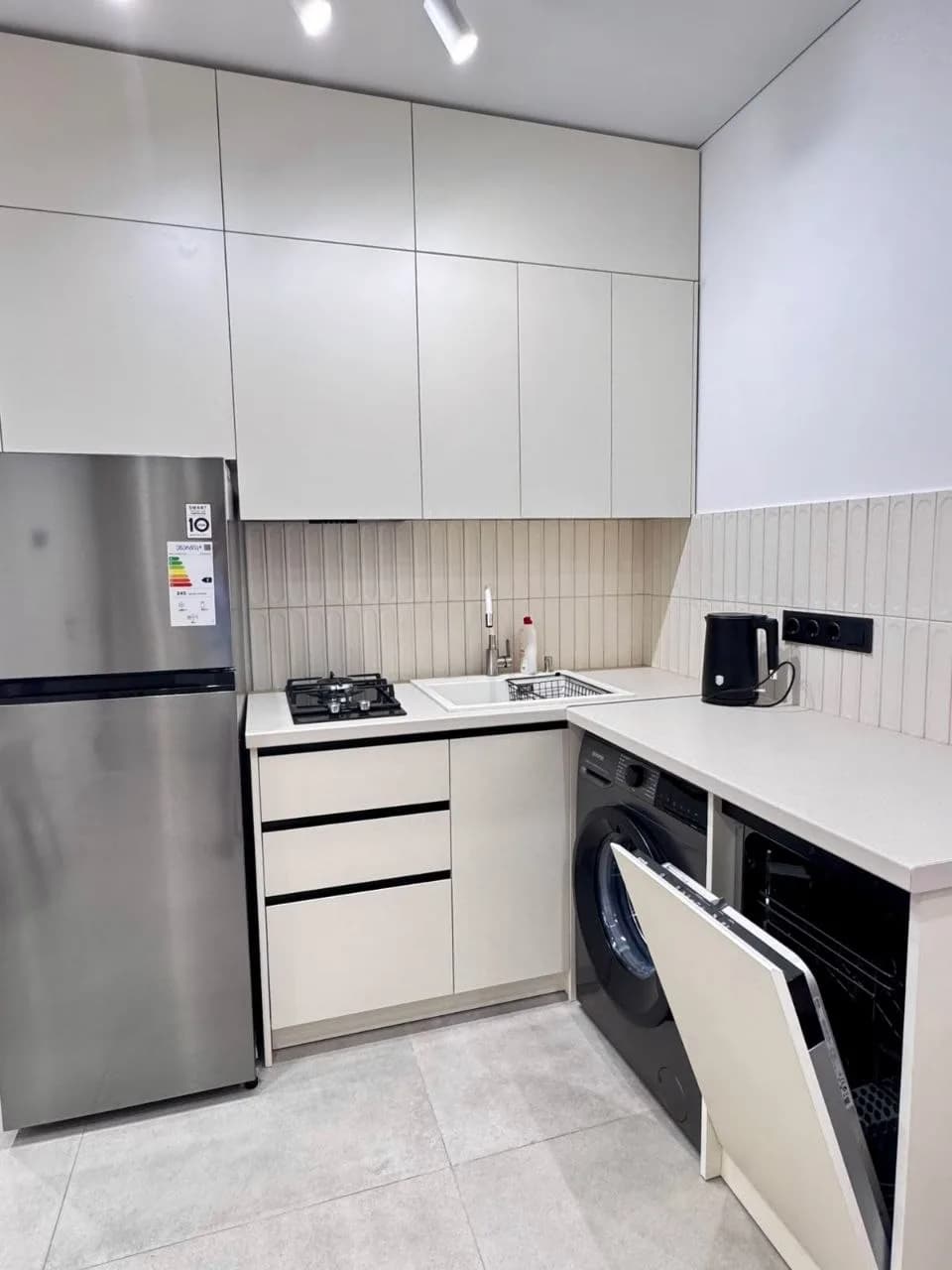 Квартира 1+1 в Батуми · Центр · 40 м² — Фото 1
