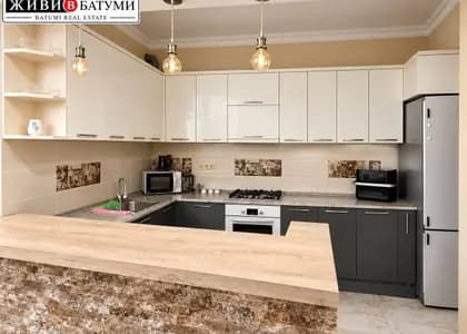 Квартира 2+1 в Батуми · Центр · 125 м²