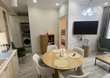 Квартира 1+1 в Батуми · Центр · 52 м²