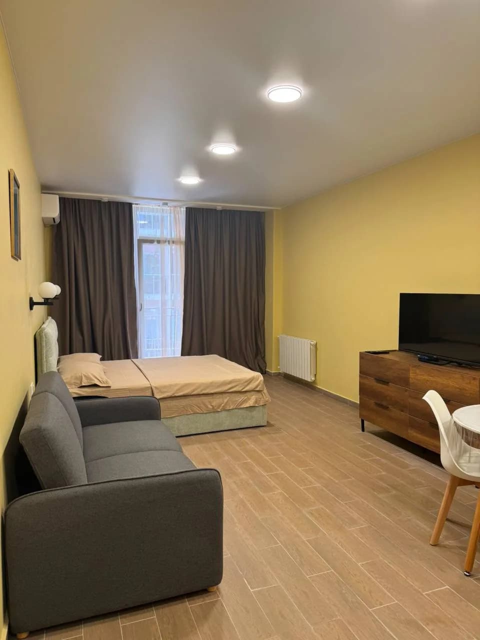 Студия в Батуми · 38 м² — Фото 1
