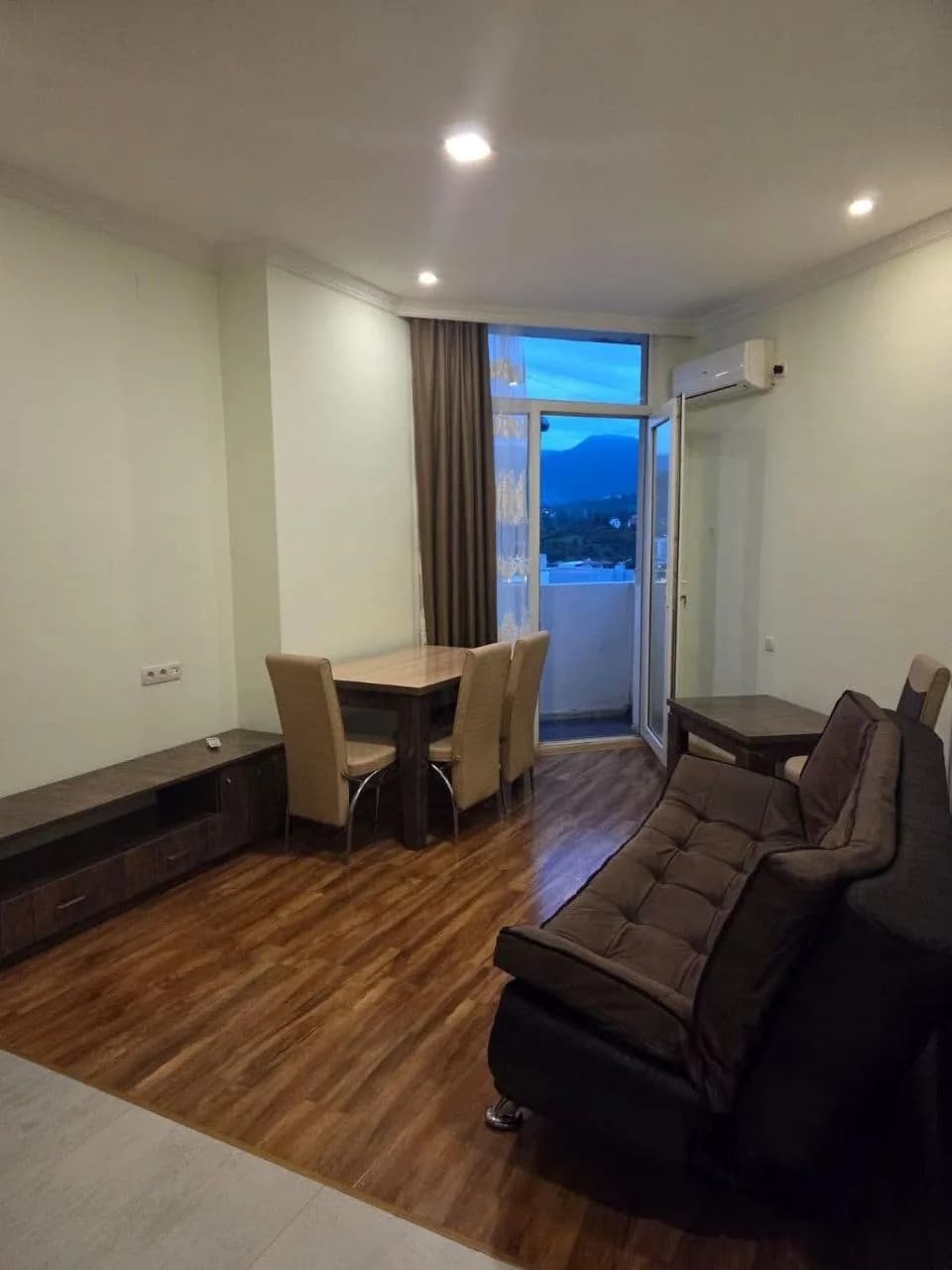 Квартира 1+1 в Батуми · Центр · 45 м² — Фото 1