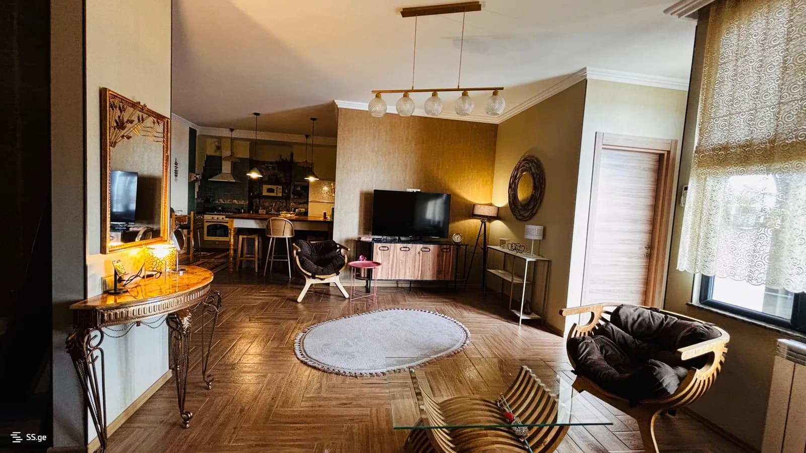 Квартира 2+1 в Батуми · Центр · 84 м² — Фото 1