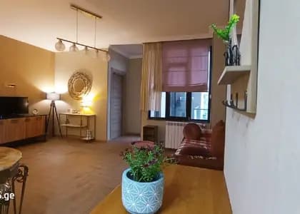 Квартира 2+1 в Батуми · Центр · 84 м²