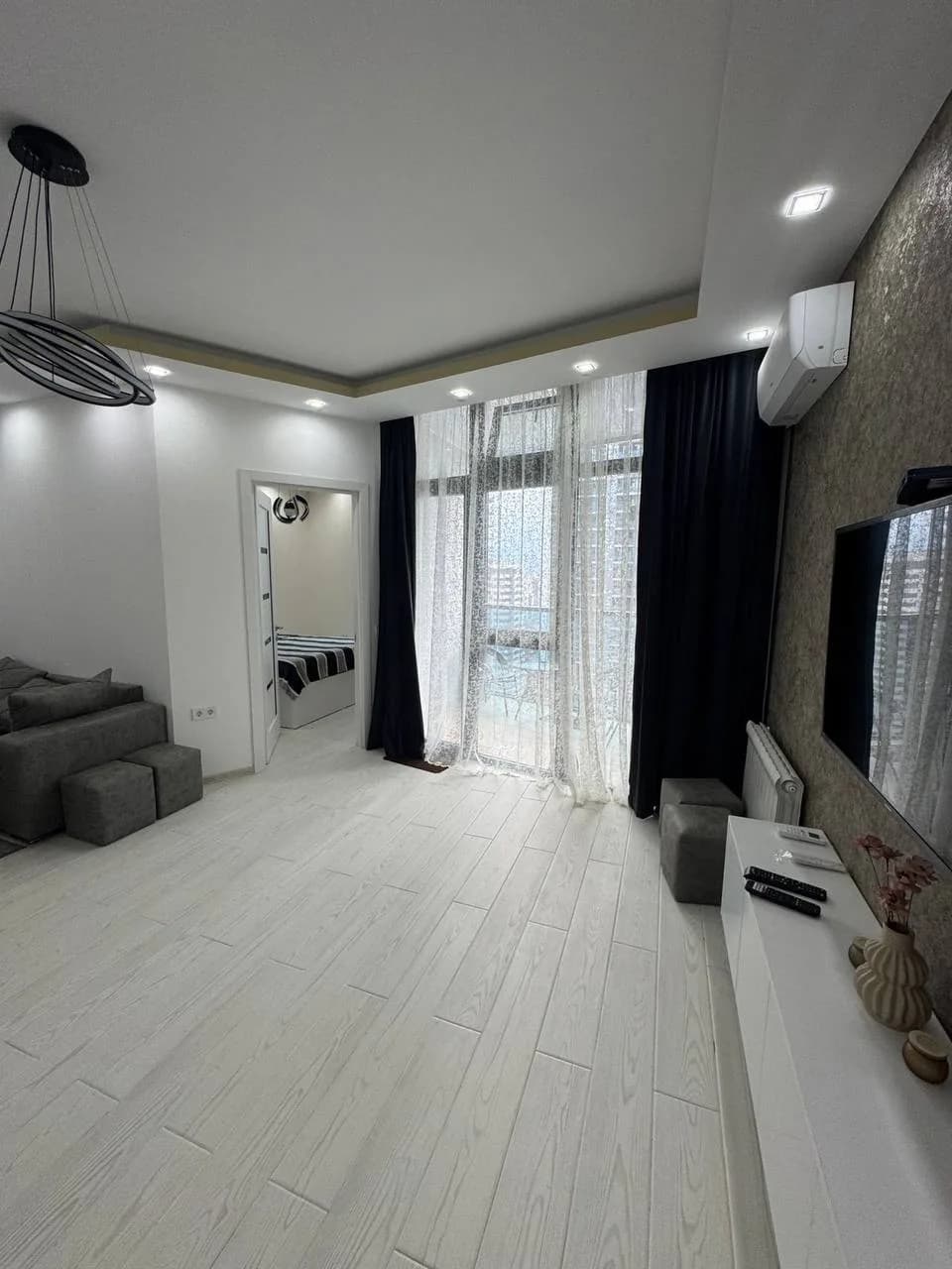 Квартира в Батуми · Центр · 50 м² — Фото 2