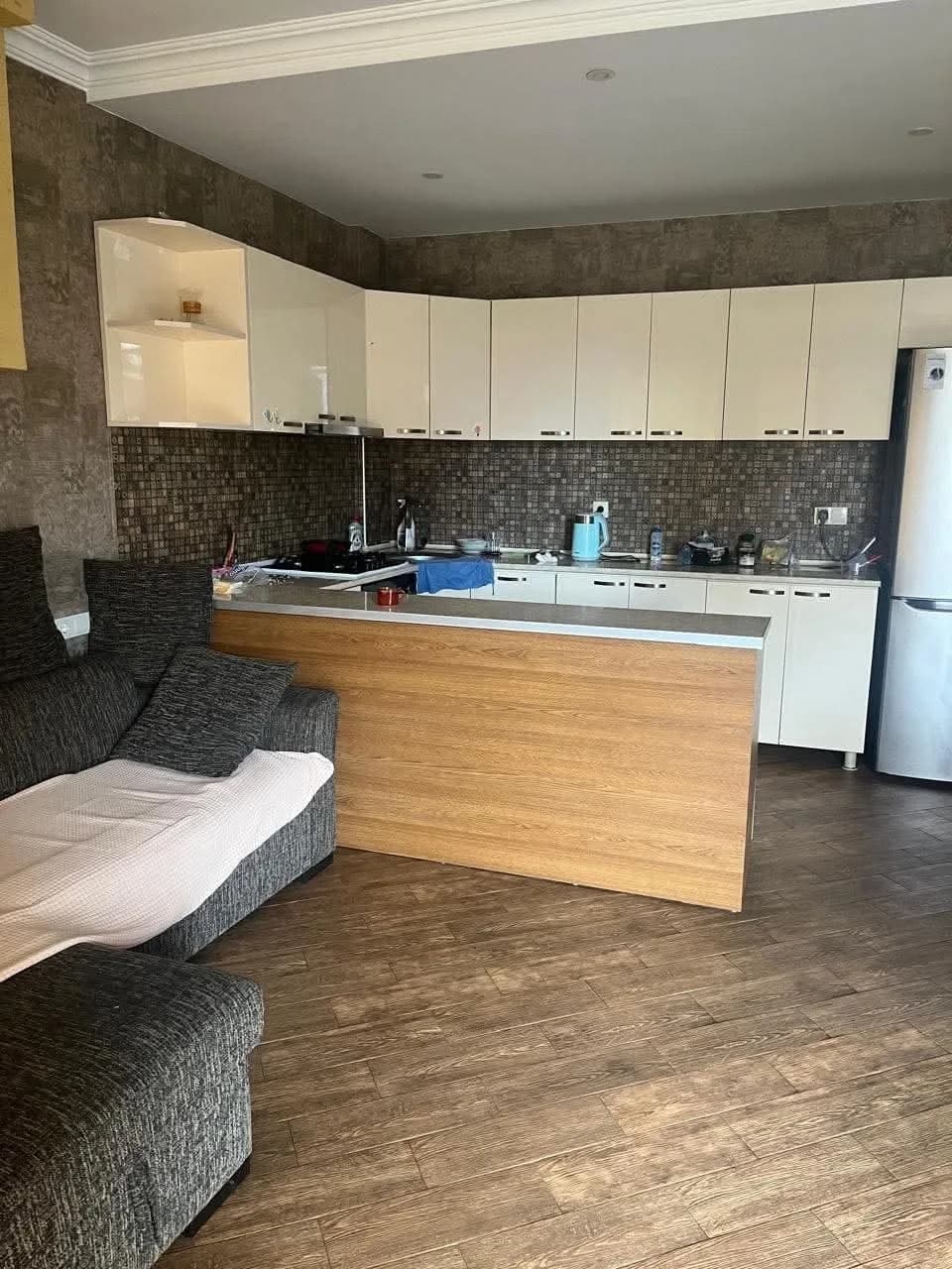 Квартира 1+1 в Батуми · Центр · 65 м² — Фото 3