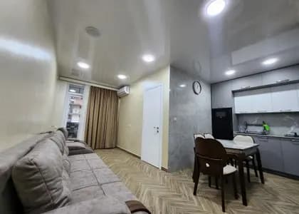 Квартира 1+1 в Батуми · Центр · 55 м²