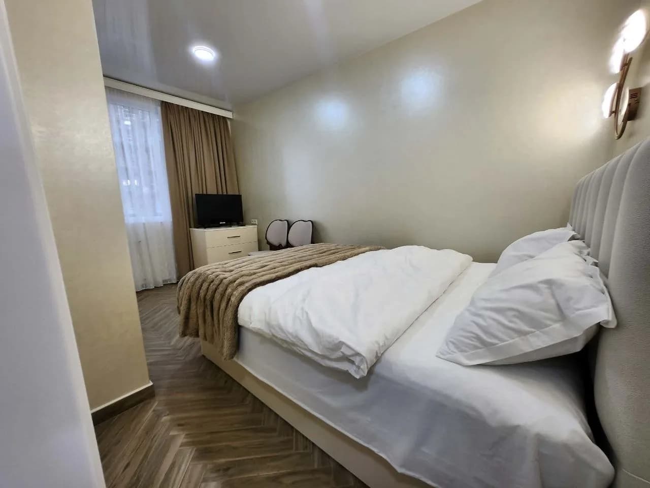 Квартира 1+1 в Батуми · Центр · 55 м² — Фото 4