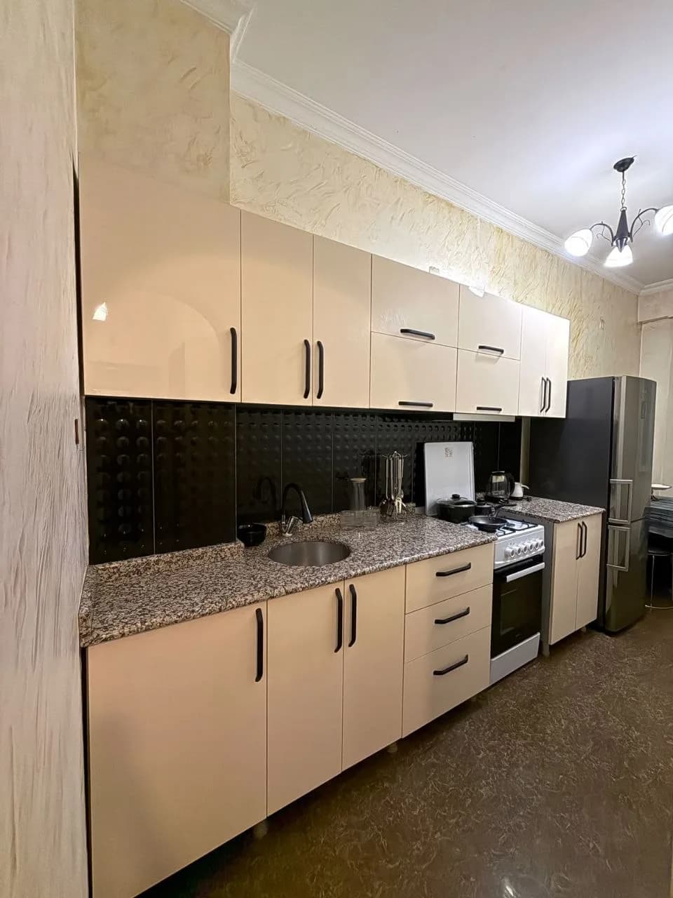 Квартира 2+1 в Батуми · Центр · 72 м² — Фото 1