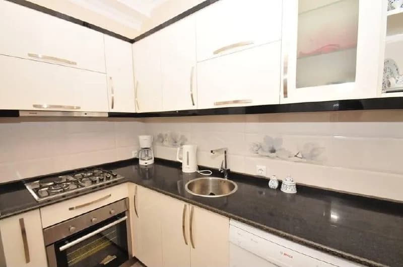 Квартира 1+1 в Батуми · Центр · 55 м² — Фото 2