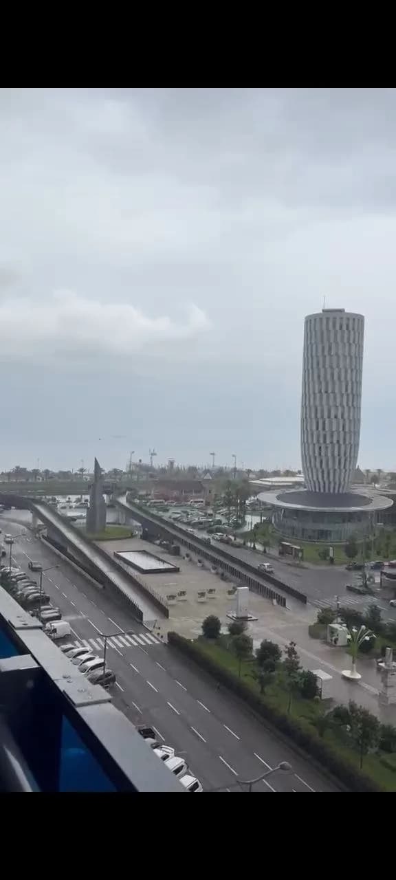 Сдается студия в Orbi city с видом на Аллею Героев и море — Фото 8