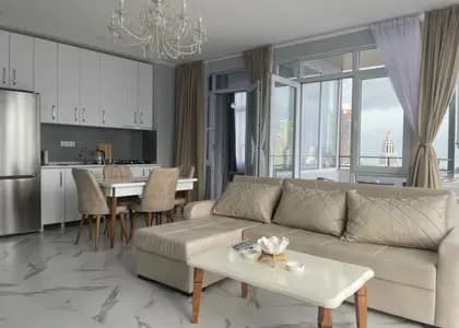Квартира 2+1 в Батуми · Центр · 80 м²