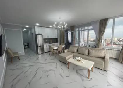 Квартира 2+1 в Батуми · Центр · 80 м²