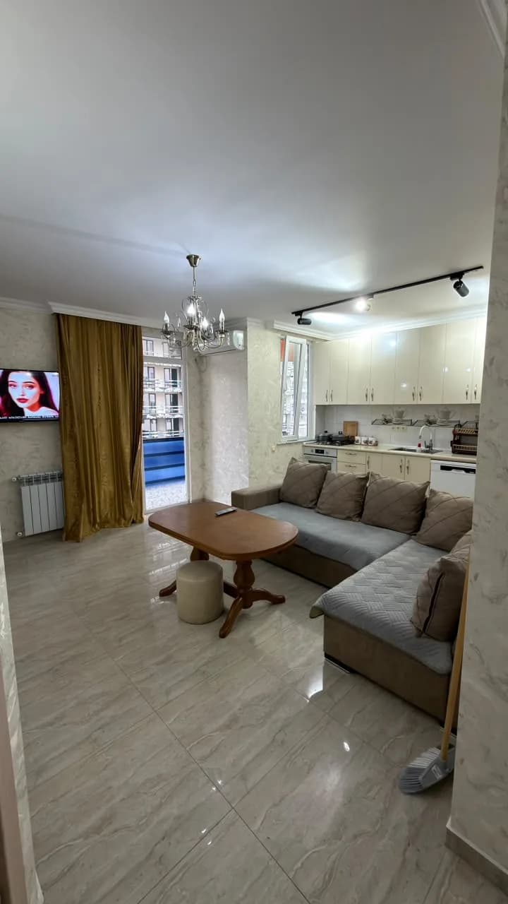 Квартира 2+1 в Батуми · Центр · 60 м² — Фото 1