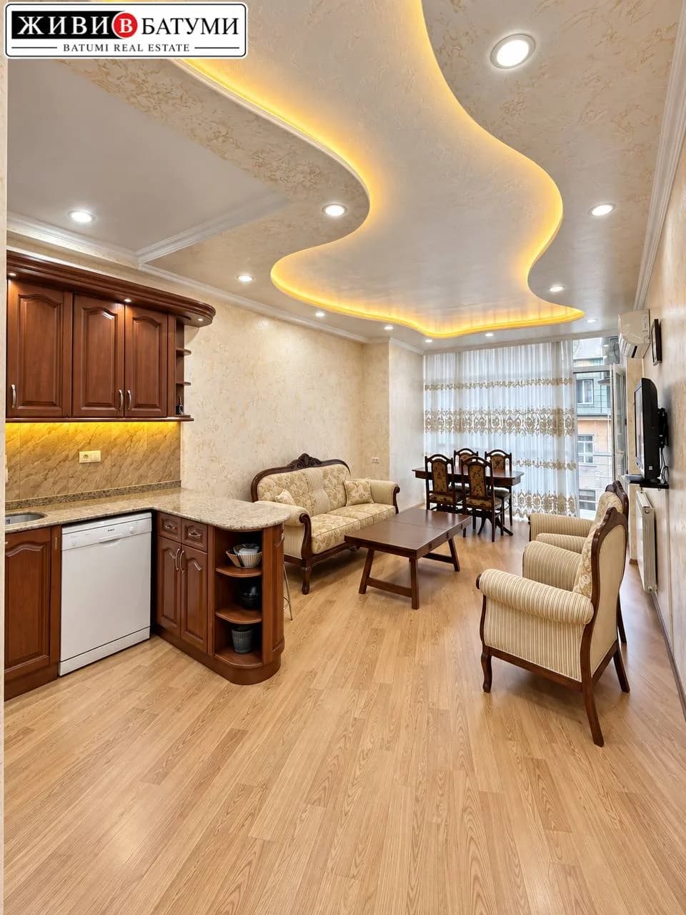 Квартира 2+1 в Батуми · Центр · 85 м² — Фото 2