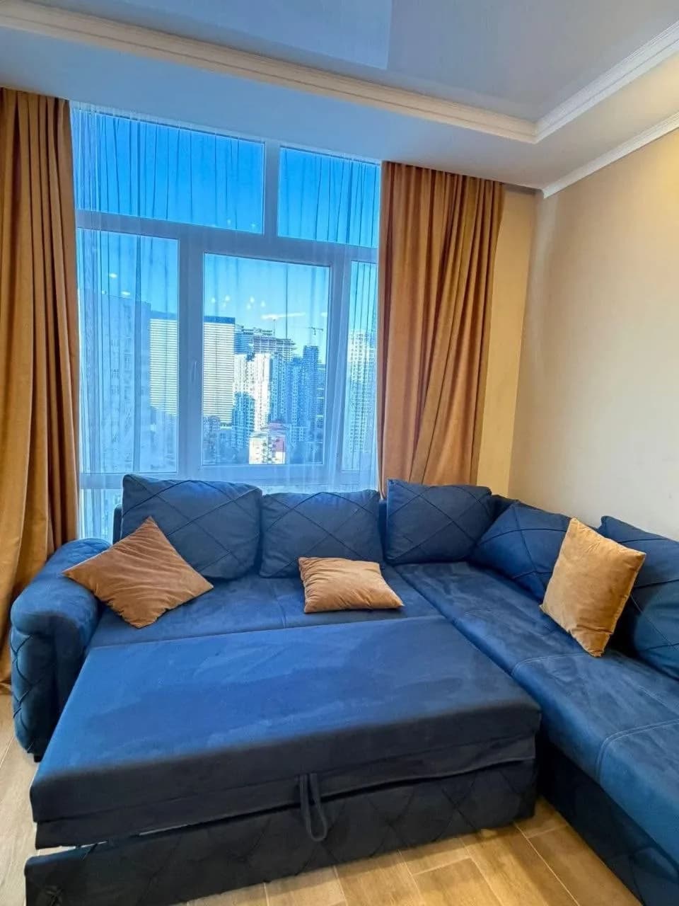 Квартира 1+1 в Батуми · Центр · 50 м² — Фото 1