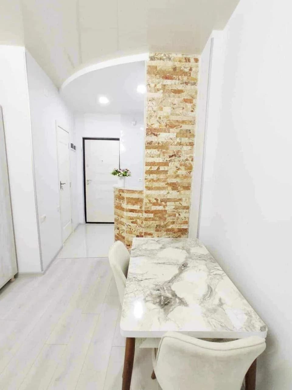 Студия в Батуми · Центр · 37 м² — Фото 4
