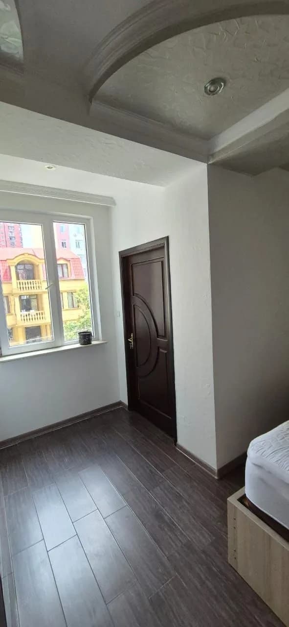 Квартира 2+1 в Батуми · Центр · 65 м² — Фото 4