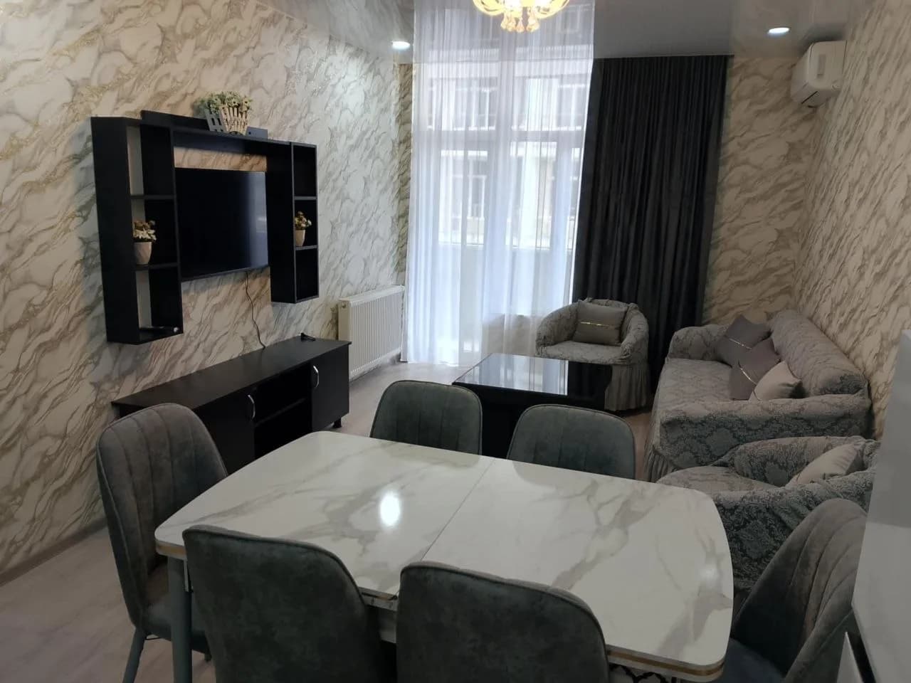 Квартира 1+1 в Батуми · Центр · 52 м² — Фото 1