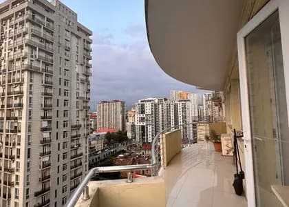 Квартира 2+1 в Батуми · Центр · 99 м²