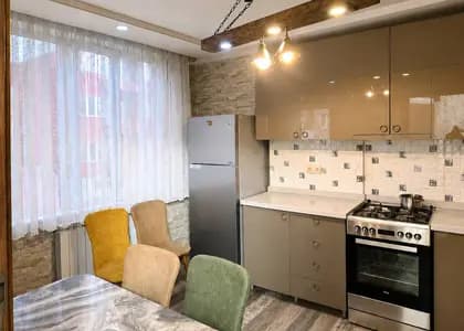 Квартира 2+1 в Батуми · Центр · 90 м²