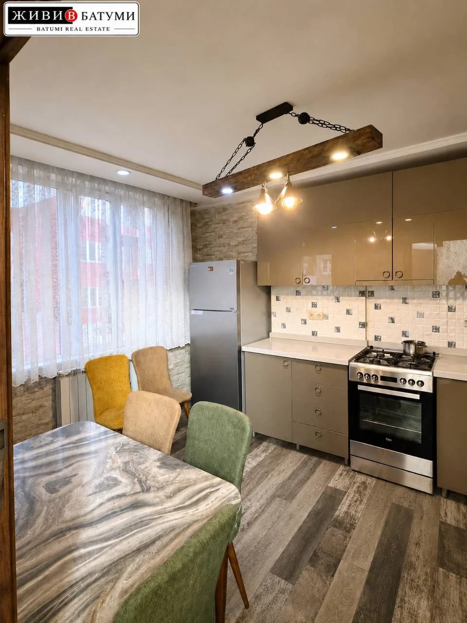 Квартира 2+1 в Батуми · Центр · 90 м² — Фото 1