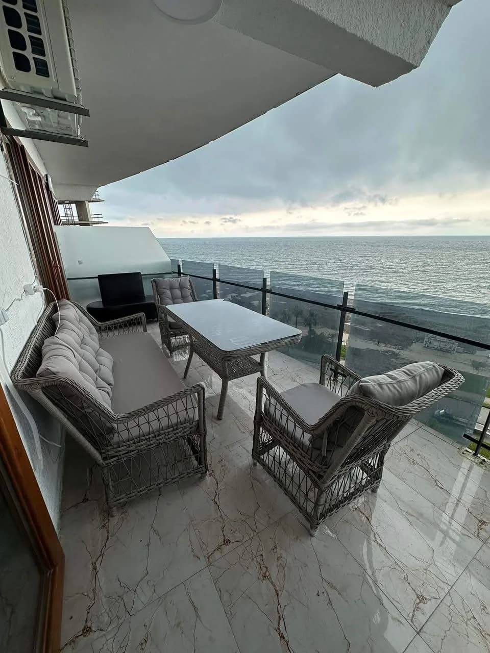 Квартира 1+1 в Батуми · Центр · 44 м² — Фото 1
