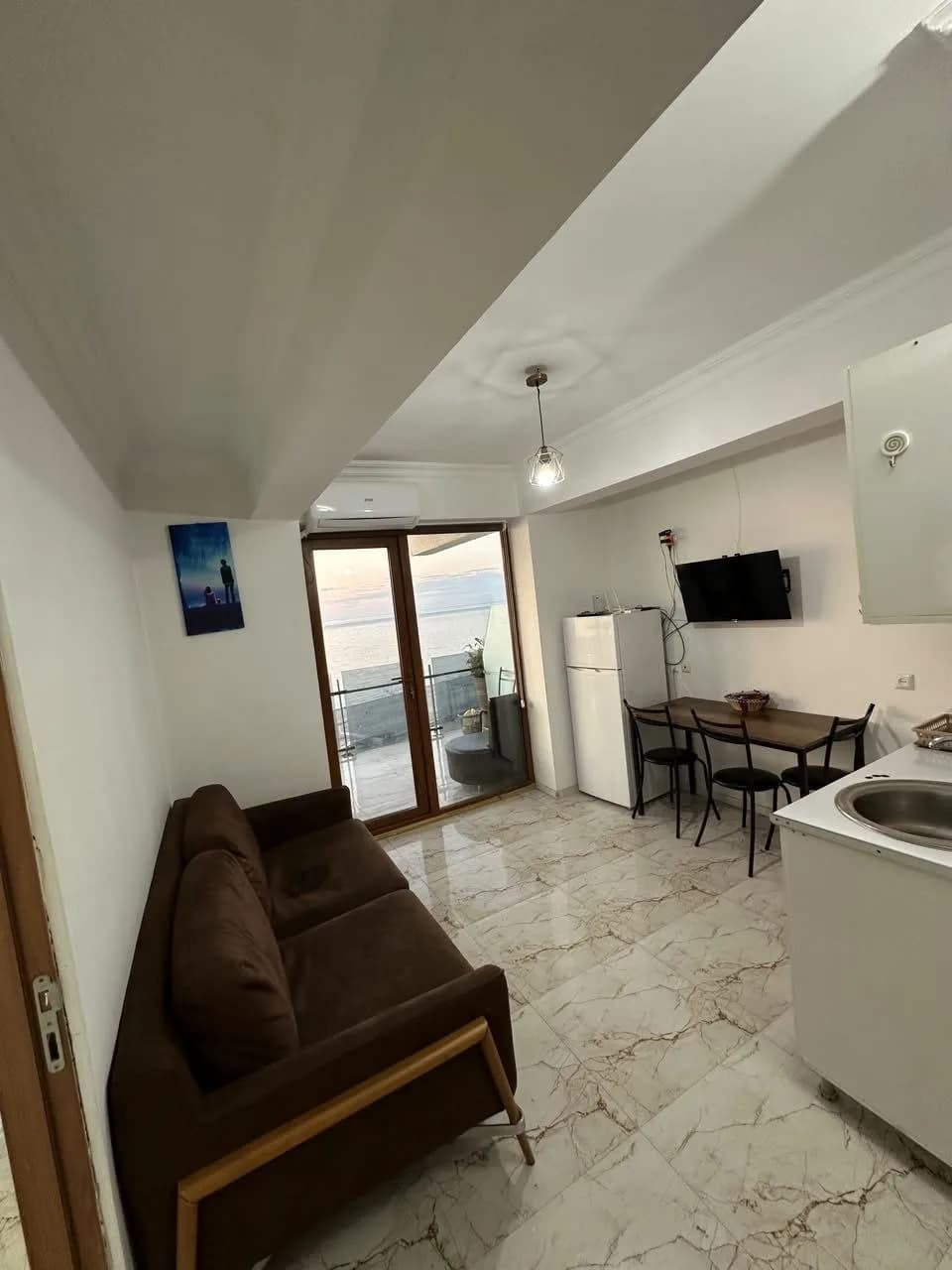Квартира 1+1 в Батуми · Центр · 44 м² — Фото 3
